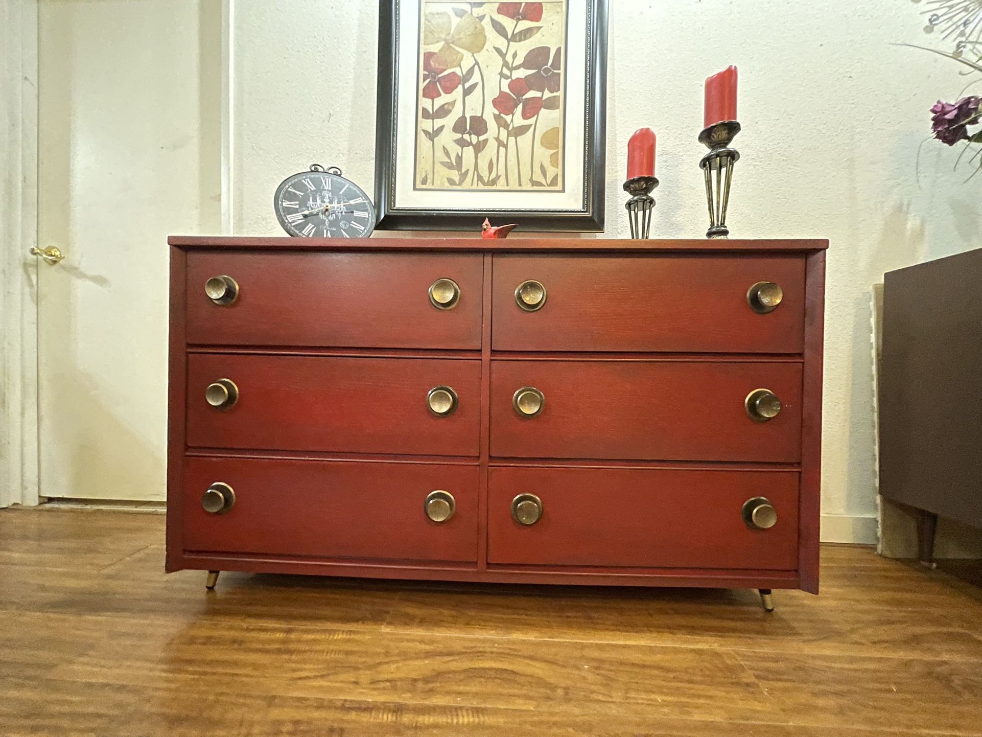 🌿 Vintage-Inspired Mid-Century Dresser – Deep Red & Brass Accent 🌿