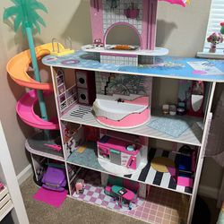 LOL Doll House Perfect Condition 