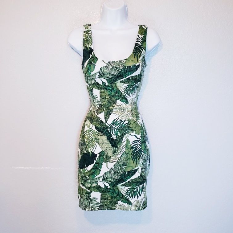 h&m bodycon dress green H&M Collared ribbed mini bodycon dress size XS color emerald