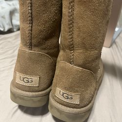 Classic Uggs Size 8