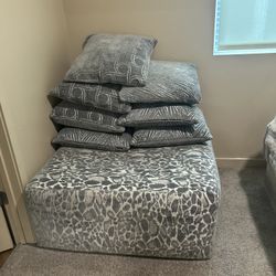 Couches/ottoman 