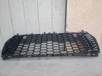Toyota Camry XSE SE Front Lower Grill 2025 2026 OEM