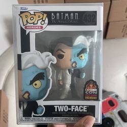 Two-face La Comic Con Hot Topic Exclusive Funko Pop Two Face Batman The Animated Series Beyond