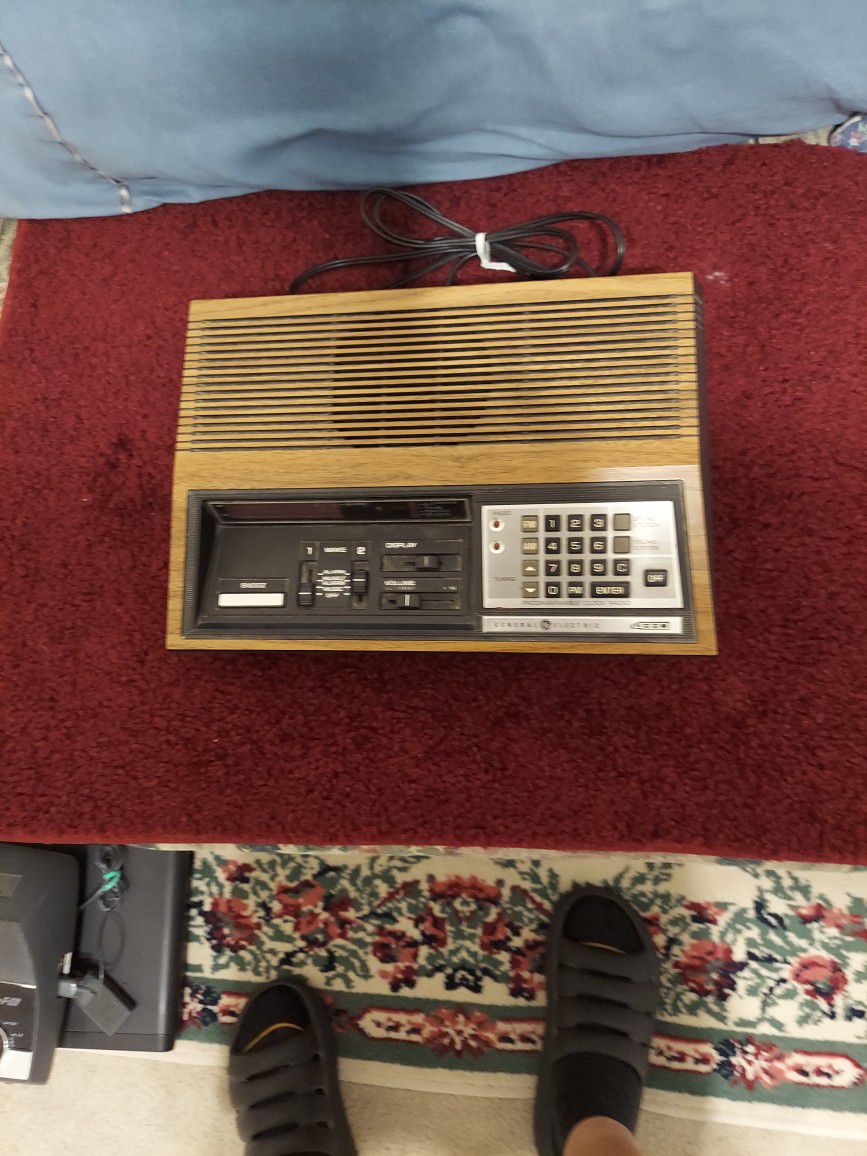 Vintage GE Programable Radio