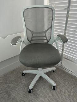LIKE NEW White & Gray Mesh Back Adjustible Office Chair with Armrests