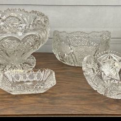 ✨Beautiful Crystal Bowls- 4 pieces!