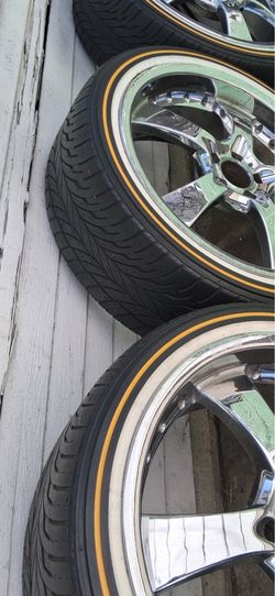 Vouge white walls  245/40/R20