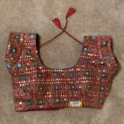 Red and gold with silver accents crop top or blouse size 8￼