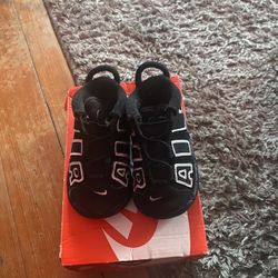 Sneaker S