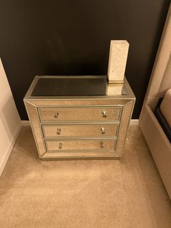 Mirrored 3 Drawer Dresser