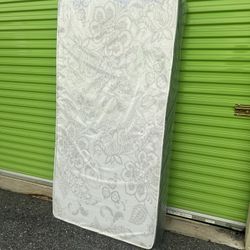   Mattresses: twin, full , queen regular ,  Colchon Nuevo Colchones plush or pillow top available cama bed mattress 