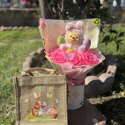 Winnie the Pooh keychain easter 🐰bouquet  with cute easter bag