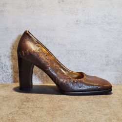 Dolce & Gabbana Vintage Y2K 90s Quiet Luxury Brown Leather Square Toe Heels 39