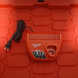 Milwaukee M12 Charger New!