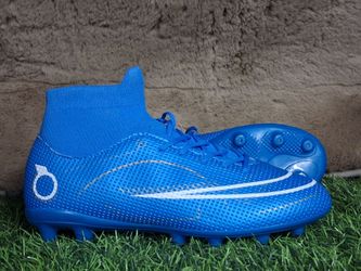 Girls size 8 soccer cleats