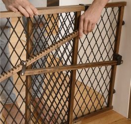 Evenflo Position & Lock Baby Gate, Pressure-Mounted, Farmhouse Collection