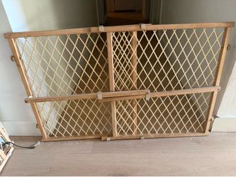 Expandable Wooden Baby / Pet Safety Gates – Set of 2