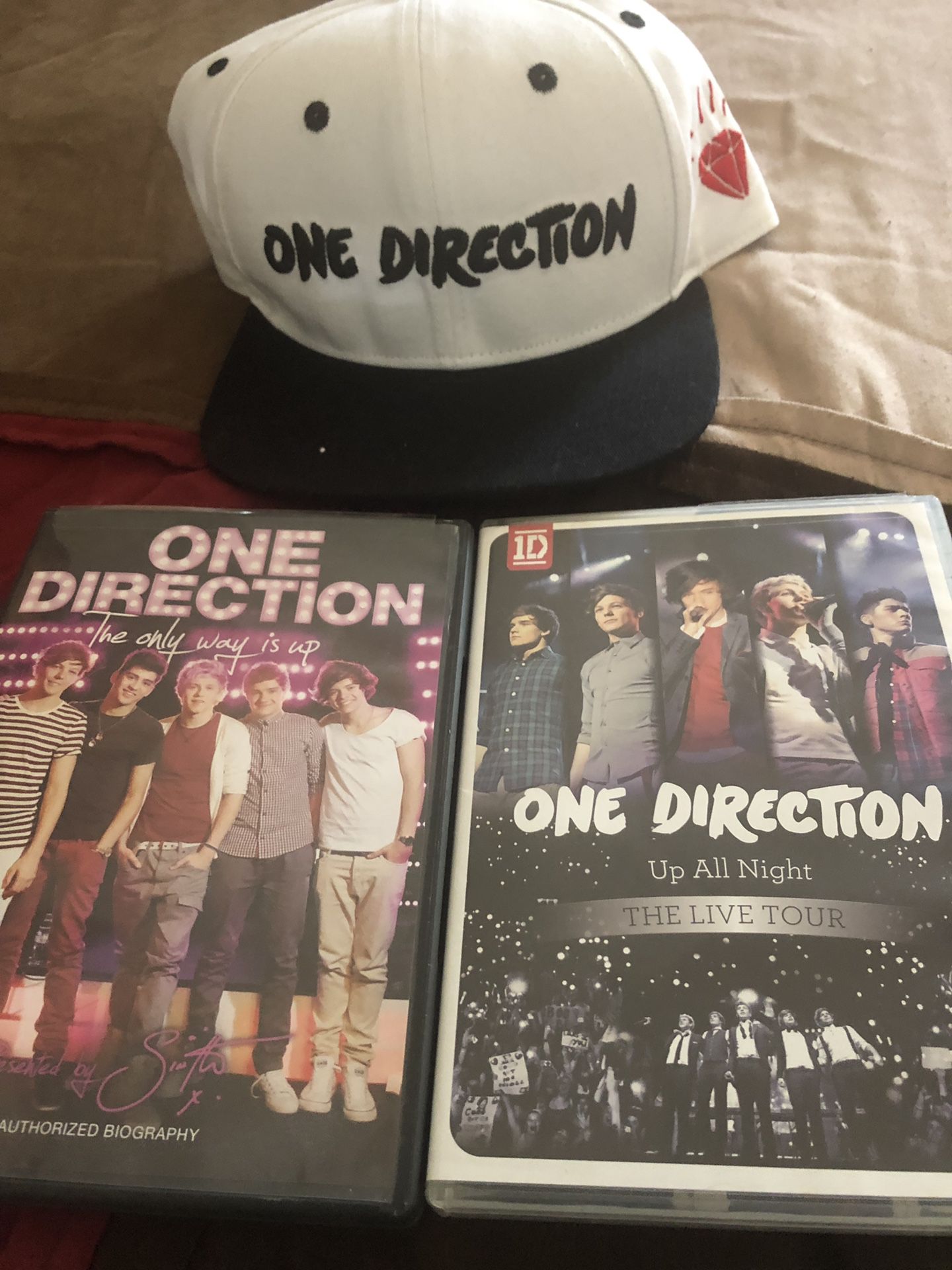 One Direction- 2 Movies & 1 hat