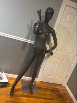 Female mannequin