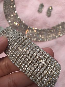 Bracelet and necklace set