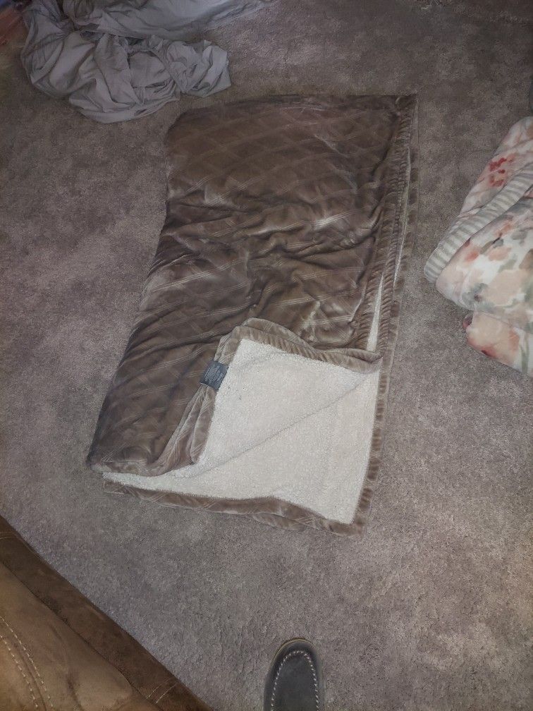 Very heavy double blanket