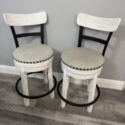 Signature Design by Ashley Valebeck | Modern Swivel 24.5" Counter Height Barstool – Rustic-Industrial Whitewash, Upholstered Cushion, 360° Swivel, Nai