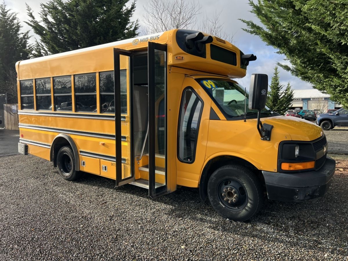 2009 Chevrolet Bus