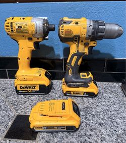 DeWalt 20V Max Impact Driver & Drill With 4 Batteries and Charger Combo Set
