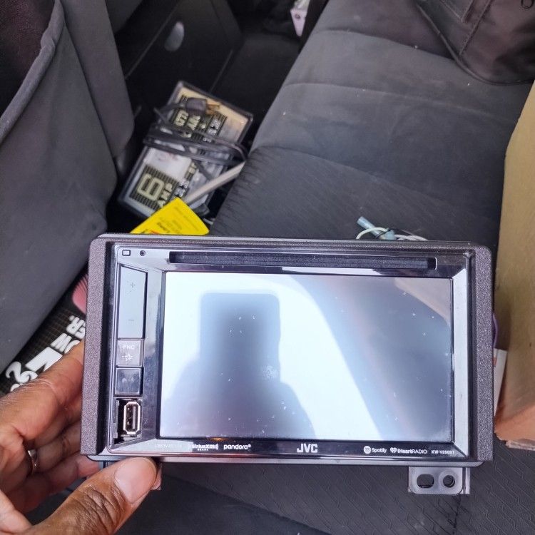 A Nice Almost New JVC Touch Screen Radio $80