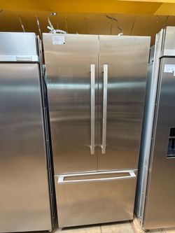 Bosch 800 series built in refrigerator 36”