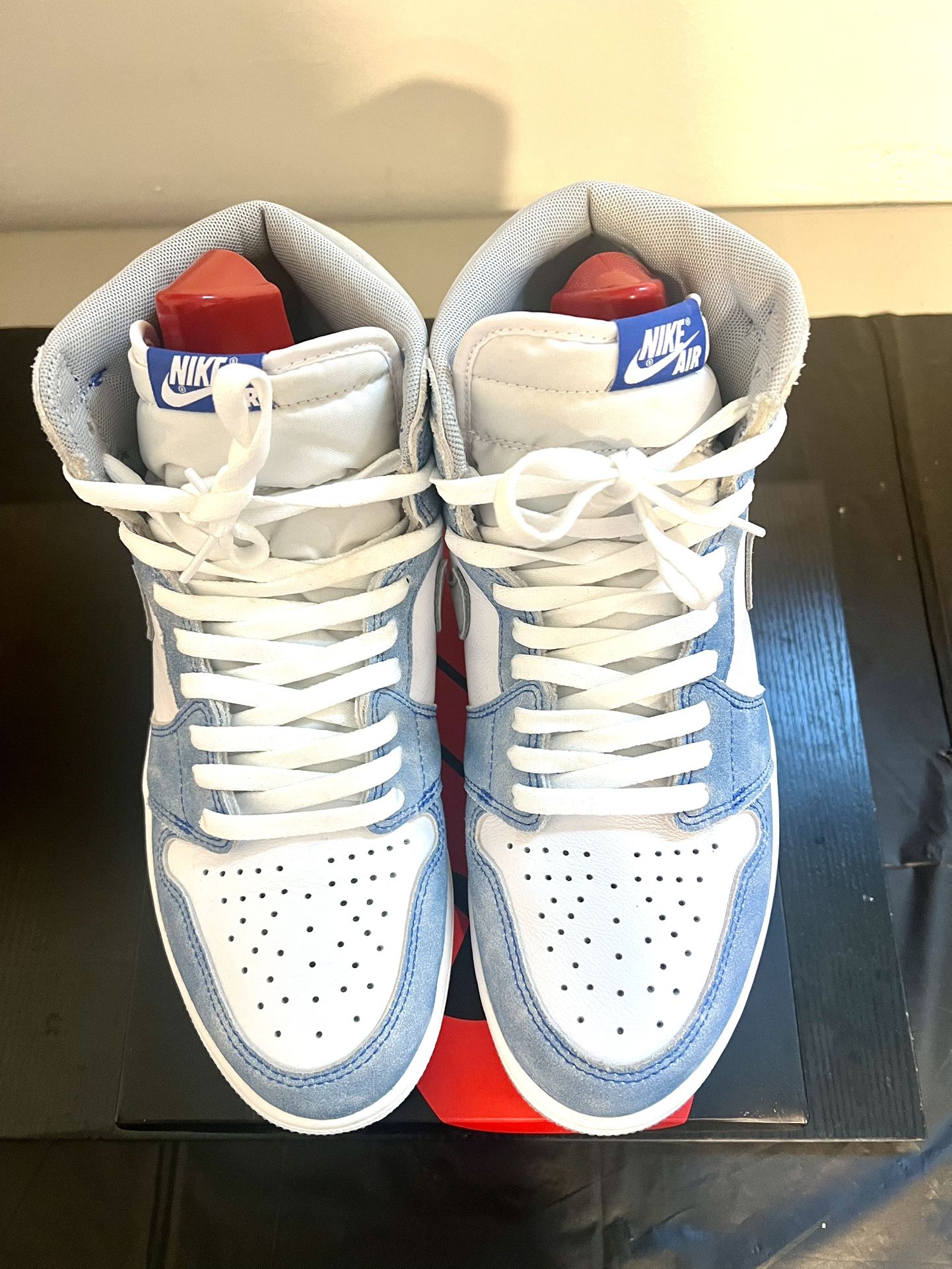 Jordan 1 Hyper Royal Size 11