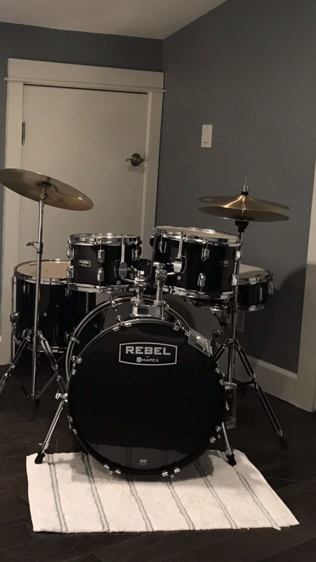 Lightly used Mapex Rebel Drum Kit Complete Set Up $300.00