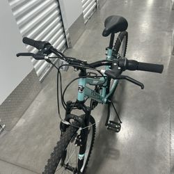 HUFFY ROCK CREEK TEAL MOUNTAIN BIKE 26 INCHES NEW $70