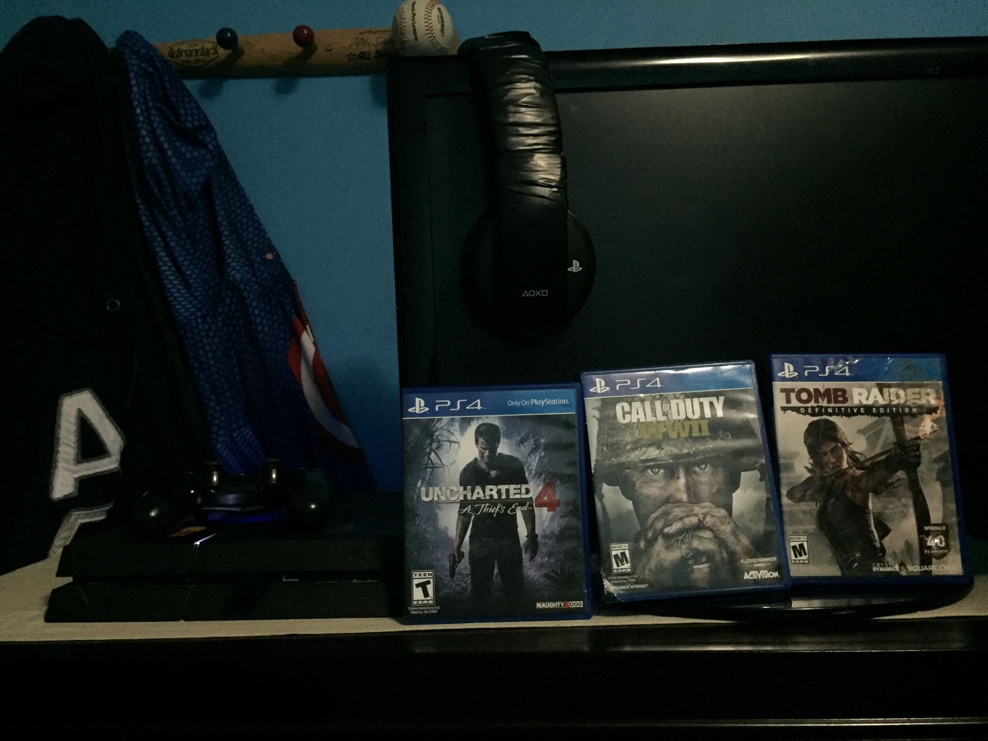 PS4,Ps4 Bluetooth headphones,controller,and ps4 games