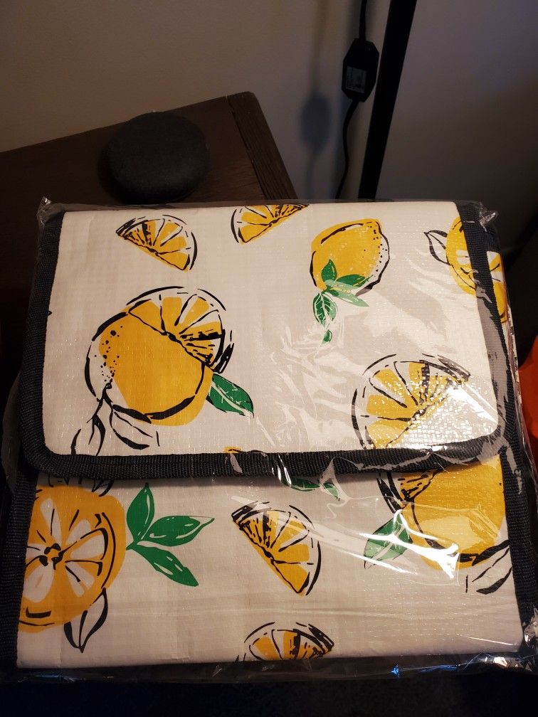 Fold Up Insulated lemon Bag, New