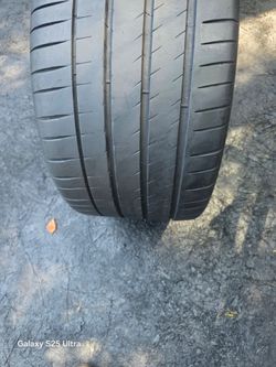 Used Tire 305/30/19