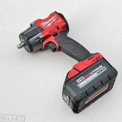 Milwaukee M18 2960 FUEL 18V Lithium-Ion Mid Torque 3/8 Impact Wrench with batter