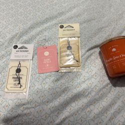 air refreshener for car and pumpkin spice and vanilla candle , with vanilla crème candle 