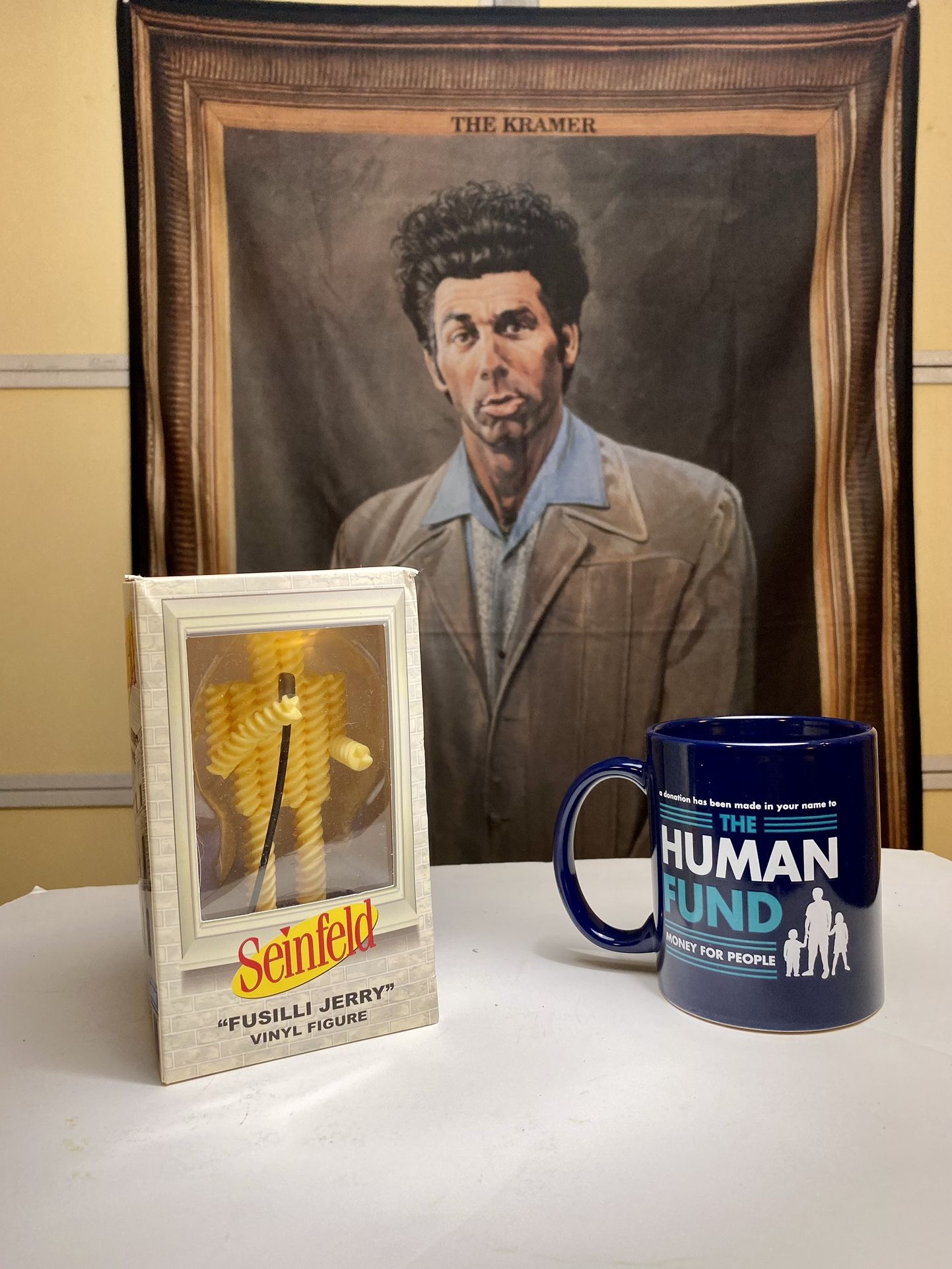 Seinfeld - Collector Items - Kramer Portrait Blanket + “Human Fund” Mug + Fusilli Jerry (macaroni figure) New $20