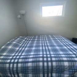 Tommy Hilfiger Queen Comforter