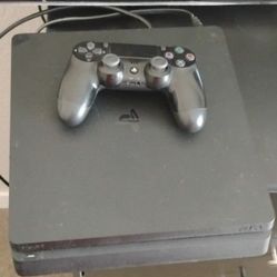Ps4 With Controller 