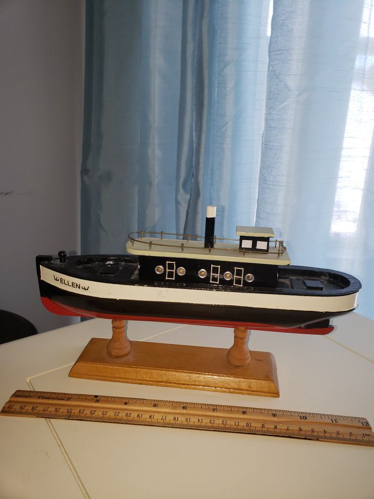 Photo Seagoing Tug Display