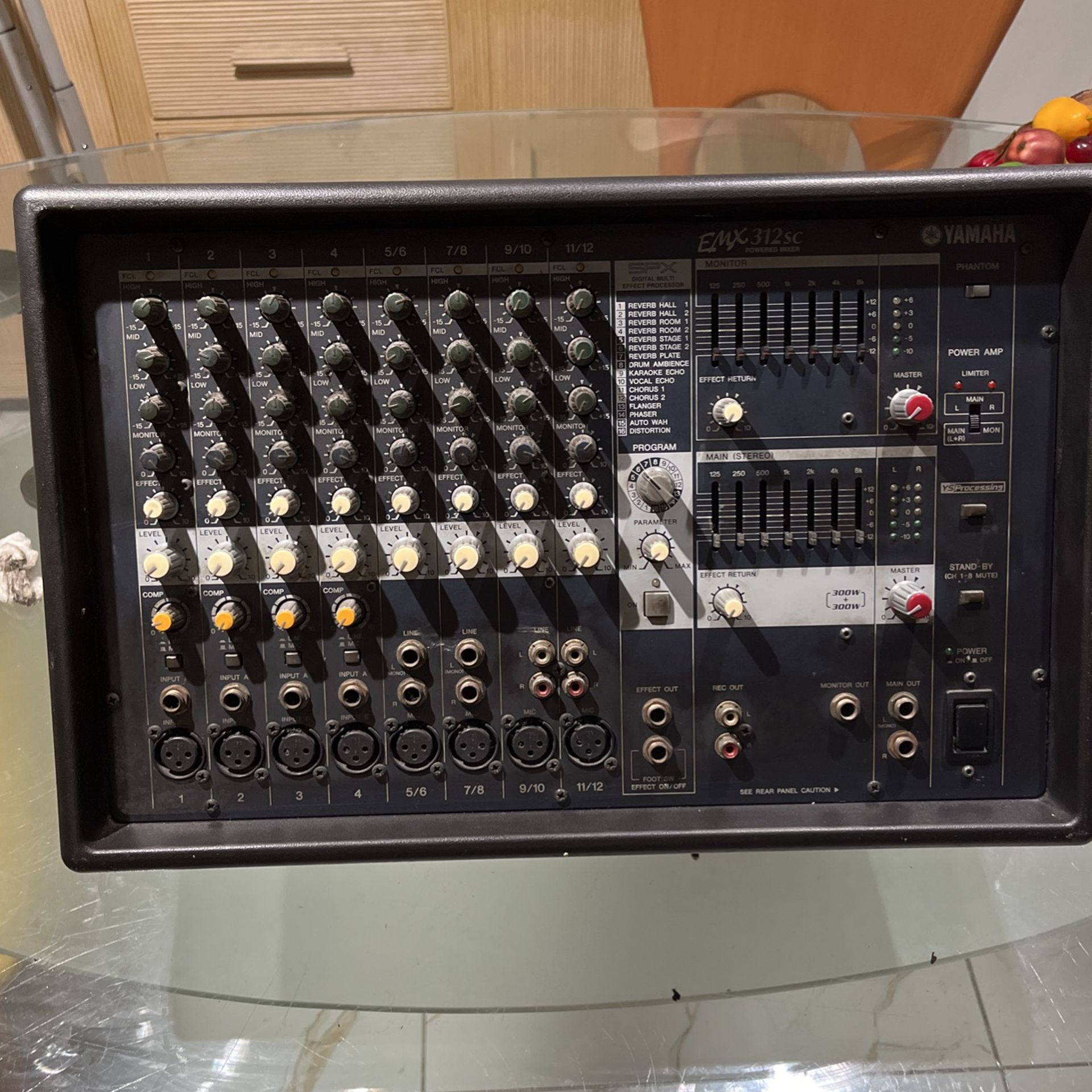 Yamaha Emx Power Mixer 600 Watt 