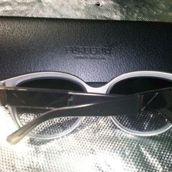 Burberry Sunglasses Brand New It's $450 Dollars At Store For Girls Selling For Just $200 Only Give Me Your Best Offer Thank You