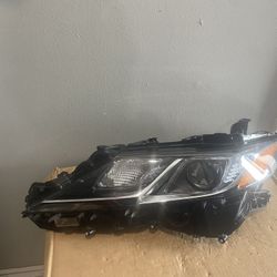 2018-2020 Toyota Camry LE  Left Headlight 