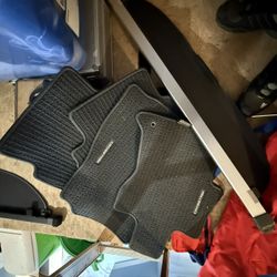 2018 Subaru Crosstrek Original Floor Mats And Cargo Cover 
