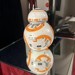 BEAUTIFUL STAR WARS CLOCK .
