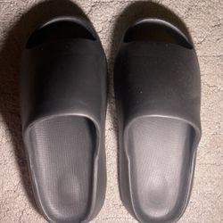 Brand New Slides Shoes 