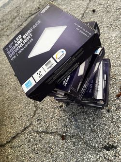 8 7.5 LED SQUARE SURFACE DOWNLIGHTS $50