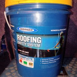 NEW SEALED Werner Roofing Safety Kit